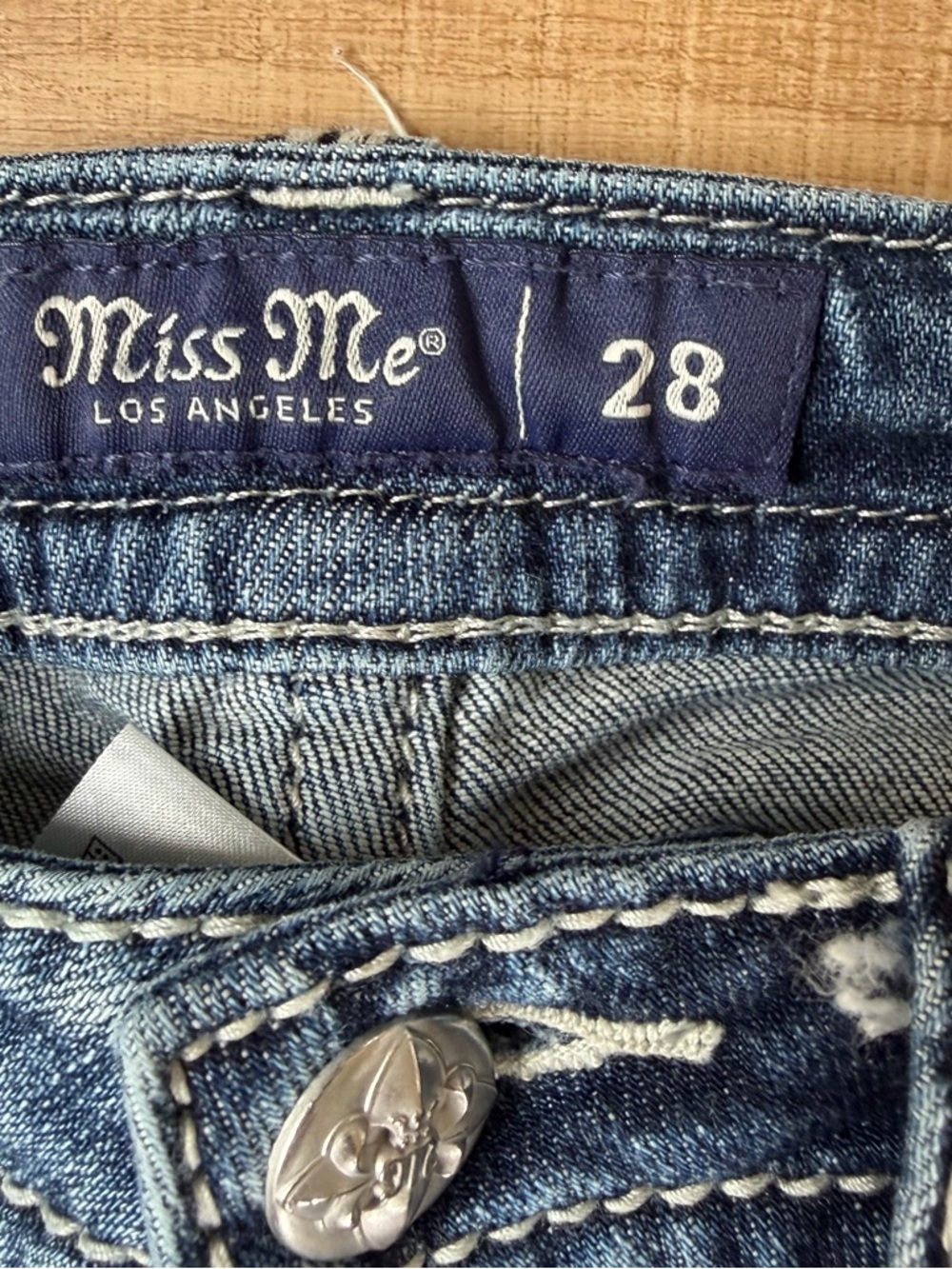 Miss Me Jeans Women Size 28 Mid Rise Boot Cut Embellished Rhinestone  28”x33” - Picture 3 of 7